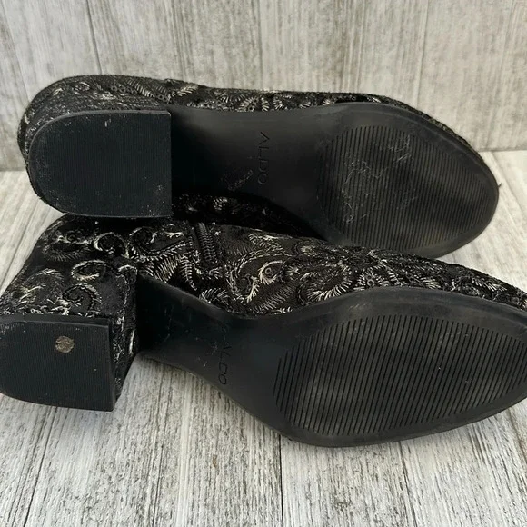 Aldo Women's Black gold  Brocade Block Heel Ankle Boot Size 6.5 M - Picture 2 of 6